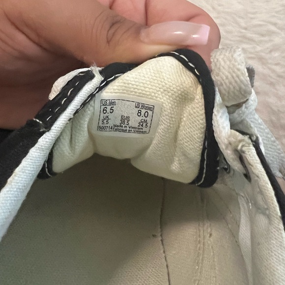 Vans - Picture 4 of 4